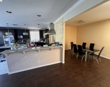 25806 Clear Springs Ct - Photo Thumbnail 8