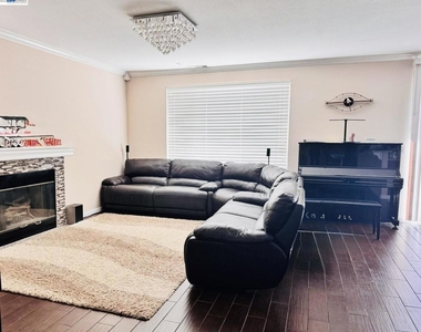 25806 Clear Springs Ct - Photo Thumbnail 1