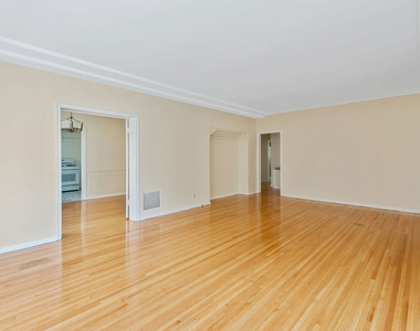 133 S Sweetzer Avenue - Photo Thumbnail 2