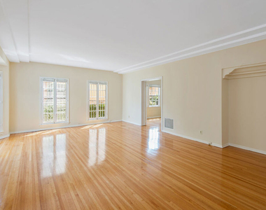 133 S Sweetzer Avenue - Photo Thumbnail 12