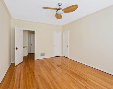 133 S Sweetzer Avenue - Photo Thumbnail 9