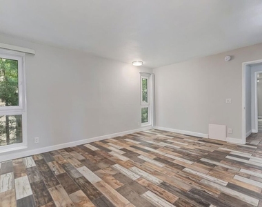11789 Montana Avenue - Photo Thumbnail 12