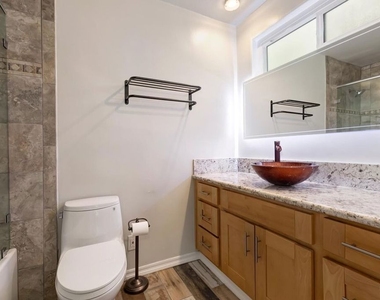 11789 Montana Avenue - Photo Thumbnail 14