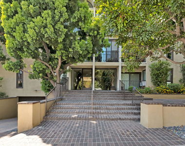 11789 Montana Avenue - Photo Thumbnail 19