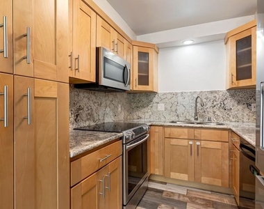 11789 Montana Avenue - Photo Thumbnail 9