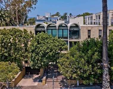 11789 Montana Avenue - Photo Thumbnail 27