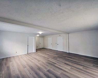 2251 Maurice Avenue - Photo Thumbnail 8