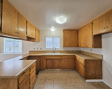 2251 Maurice Avenue - Photo Thumbnail 16