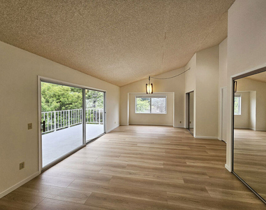 2251 Maurice Avenue - Photo Thumbnail 21