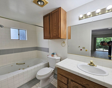 2251 Maurice Avenue - Photo Thumbnail 22