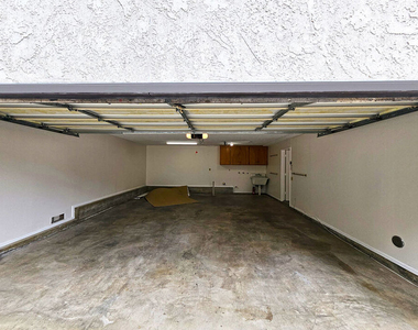 2251 Maurice Avenue - Photo Thumbnail 32