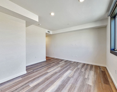 1070 S Bedford Street - Photo Thumbnail 12