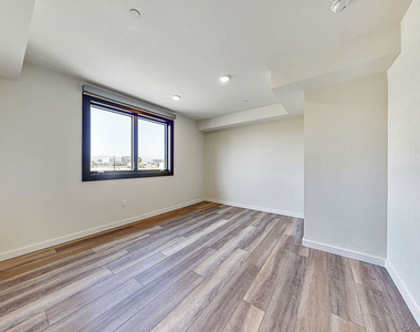1070 S Bedford Street - Photo Thumbnail 11