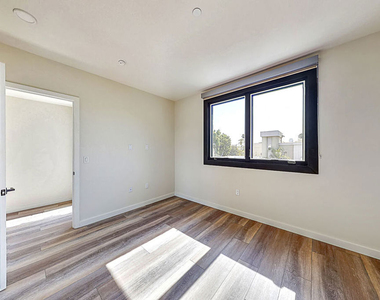 1070 S Bedford Street - Photo Thumbnail 9