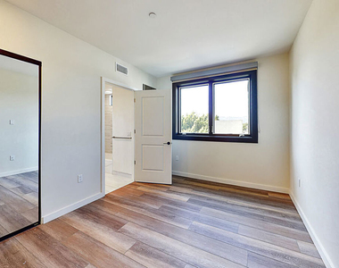1070 S Bedford Street - Photo Thumbnail 18