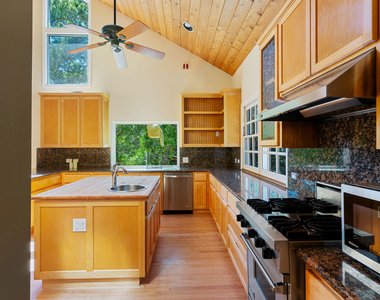 20912 Fontaine Road - Photo Thumbnail 10