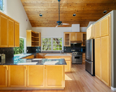 20912 Fontaine Road - Photo Thumbnail 11