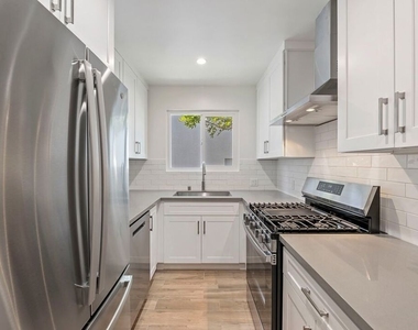 1250 N Crescent Heights - Photo Thumbnail 3
