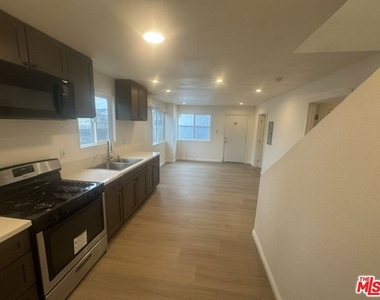 1012 E 73rd Street - Photo Thumbnail 9
