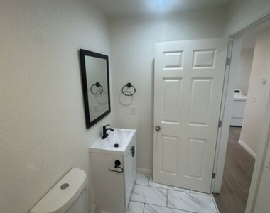 1012 E 73rd Street - Photo Thumbnail 35