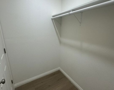 1012 E 73rd Street - Photo Thumbnail 29
