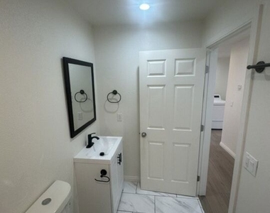 1012 E 73rd Street - Photo Thumbnail 34