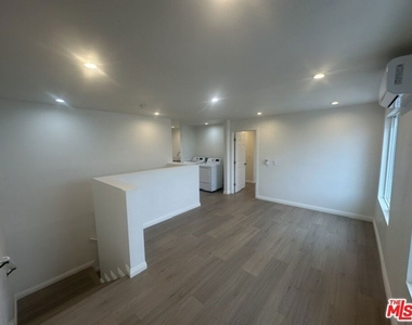 1012 E 73rd Street - Photo Thumbnail 23