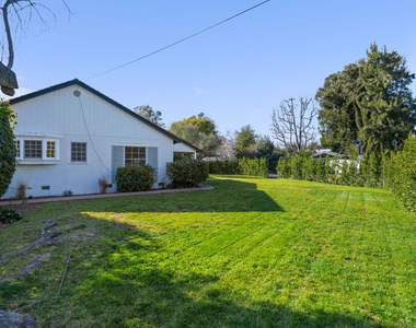 109 Homewood Road - Photo Thumbnail 26