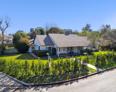 109 Homewood Road - Photo Thumbnail 2