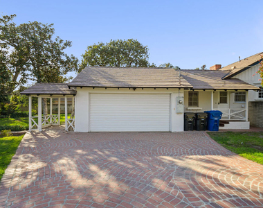 109 Homewood Road - Photo Thumbnail 28