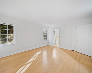 109 Homewood Road - Photo Thumbnail 18