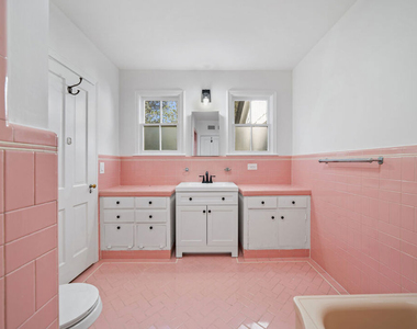 109 Homewood Road - Photo Thumbnail 17