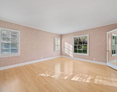 109 Homewood Road - Photo Thumbnail 15