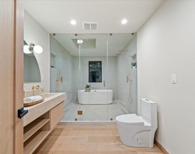 14537 Hesby Street - Photo Thumbnail 15