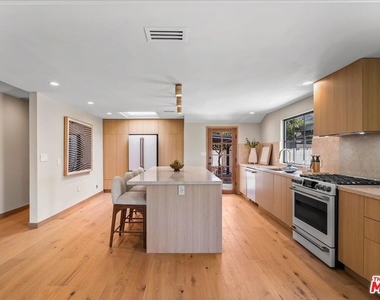 14537 Hesby Street - Photo Thumbnail 3