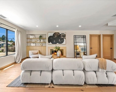 14537 Hesby Street - Photo Thumbnail 5