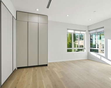 1006 Hancock Avenue - Photo Thumbnail 15