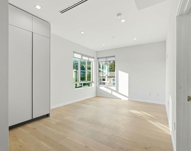 1006 Hancock Avenue - Photo Thumbnail 14