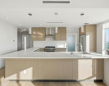 1006 Hancock Avenue - Photo Thumbnail 3