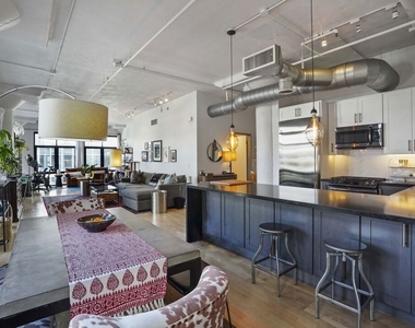 330 W 11th Street - Photo Thumbnail 13