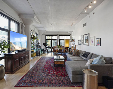 330 W 11th Street - Photo Thumbnail 14
