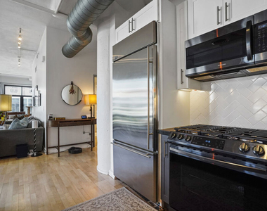 330 W 11th Street - Photo Thumbnail 12