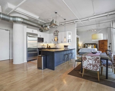 330 W 11th Street - Photo Thumbnail 7