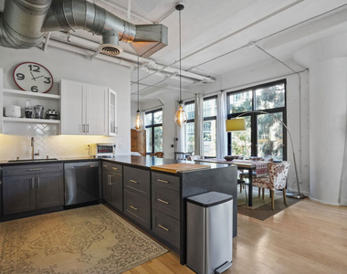 330 W 11th Street - Photo Thumbnail 9