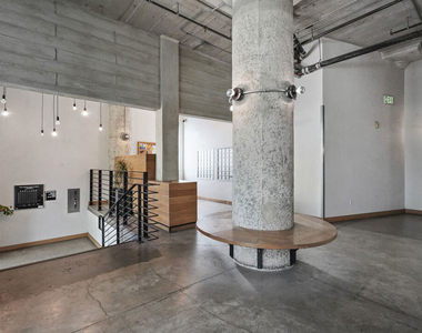 330 W 11th Street - Photo Thumbnail 37