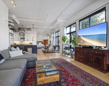330 W 11th Street - Photo Thumbnail 5