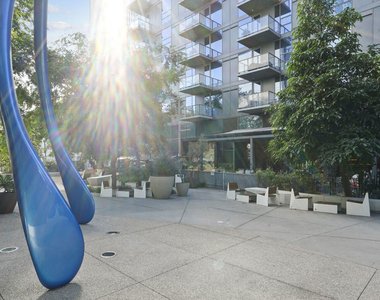 330 W 11th Street - Photo Thumbnail 35