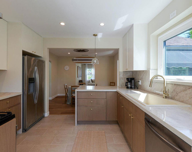 4147 Marcasel Avenue - Photo Thumbnail 18