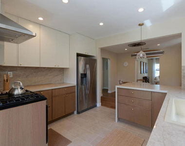 4147 Marcasel Avenue - Photo Thumbnail 16