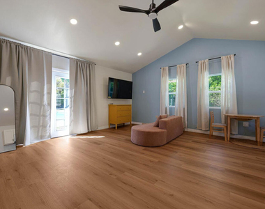 4147 Marcasel Avenue - Photo Thumbnail 38